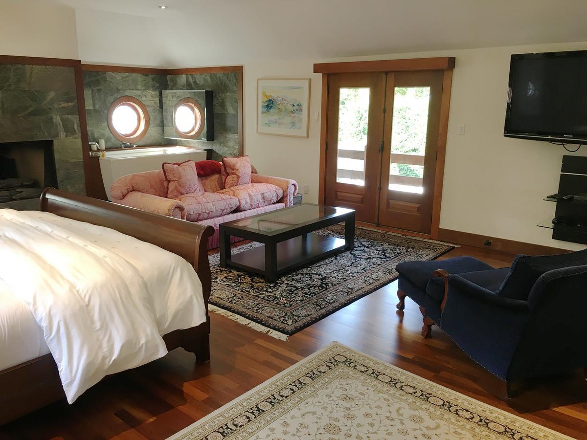 East Hampton Art House Bed And Breakfast Eksteriør billede
